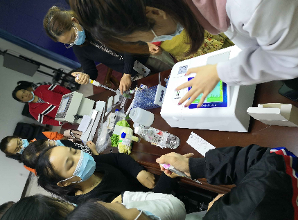 我司對南寧市場監(jiān)督局進行農(nóng)殘快速檢測儀培訓