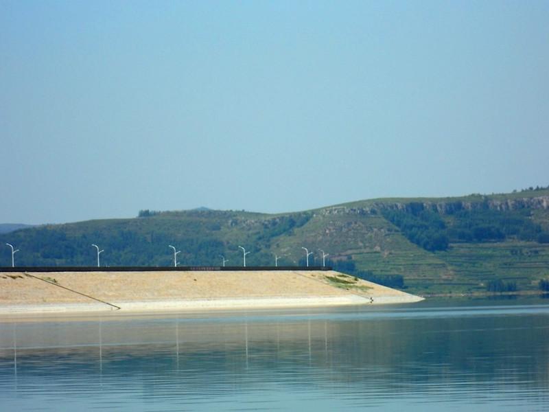 雷達(dá)水位計監(jiān)測系統(tǒng)，實時監(jiān)測水庫水位